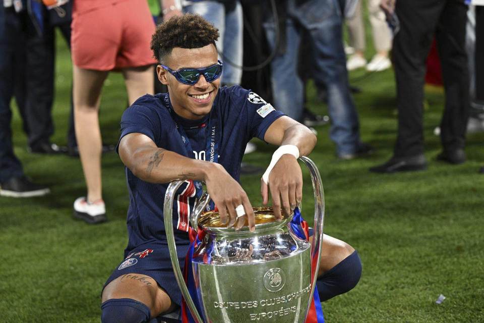 巴黎三球大胜，巴神狂飙欧冠赛场