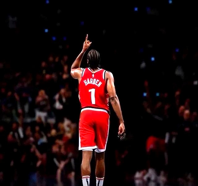 莱昂纳德砍下生涯新高分，领导球队赢得胜利的简单介绍