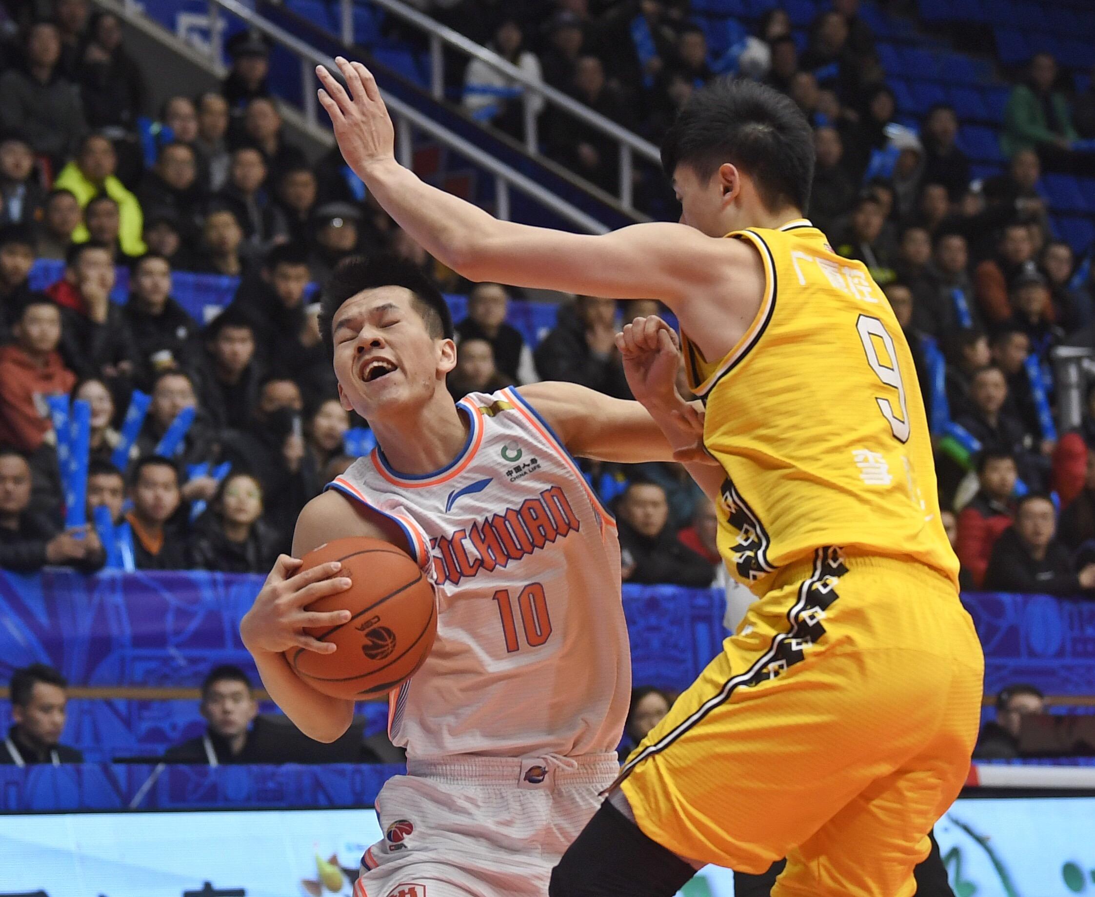 关于陕西队内部矛盾激化，球队战绩下滑无力回天的信息