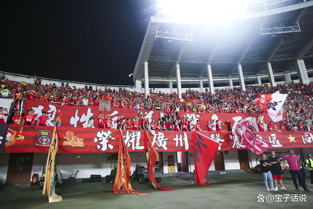 与强手为伍！中国国家足球队斩获奖杯的简单介绍